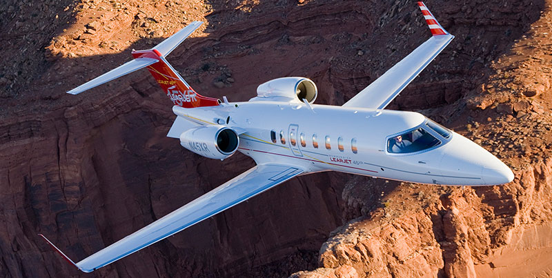 Learjet 40 windows